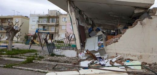 Zemětřesení v Řecku minulý rok, kdy magnituda přesáhla 5,7 stupňů.