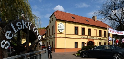 Hotel Selský dvůr v Hostivaři.