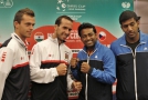 Soupeři ve čtyřhře. Zleva Adam Pavlásek, Radek Štěpánek, Leander Paes a Rohan Bopanna.