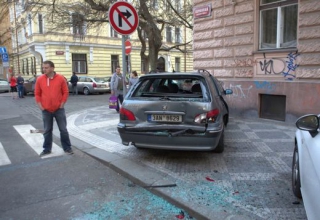 Policista naboural více než 50 aut.