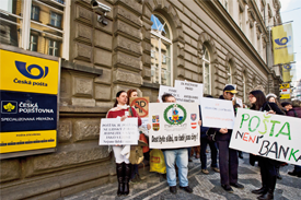 Protesty zaměstnanců pošty.