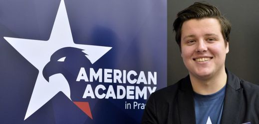 Ondřej Kania na tiskové konferenci týkající se American Academy.