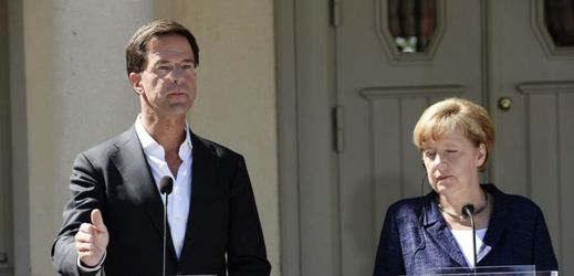 Šéfové vlád Německa a Nizozemska, Angela Merkelová a Mark Rutte.