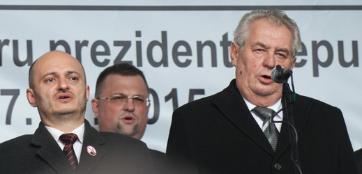 Miloš Zeman vystoupil před dvěma lety na Albertově zároveň s organizací Blok proti islámu (na snímku s předsedou bloku Martinem Konvičkou).