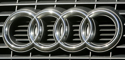 Logo značky Audi.