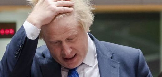 Boris Johnson se svou pověstnou kšticí.