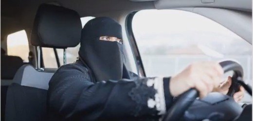 Muslimka prohrála v Německu soud - nemůže řídit v nikábu.