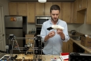 Americký kryptoanarchista Cody Wilson, který první vyrobil funkční pistoli pomocí 3D tisku. 