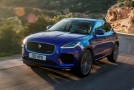 Jaguar E-Pace disponuje hospodárným zážehovým motorem s výkonem 200 koní. 