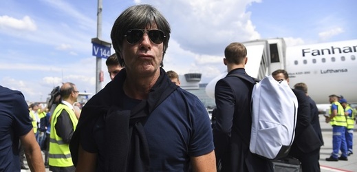 Joachim Löw po příletu do Německa.