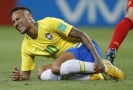 Neymar s bolestivou grimasou.