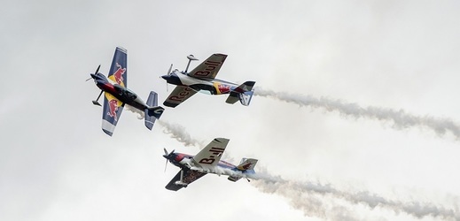 Česká akrobatická skupina Flying Bulls, CIAF 2017.