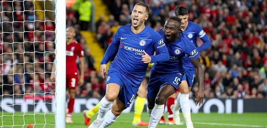 Eden Hazard předvedl úžasné sólo.