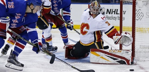 Brankář David Rittich si proti New Yorku Rangers připsal 44 úspěšných zákroků.