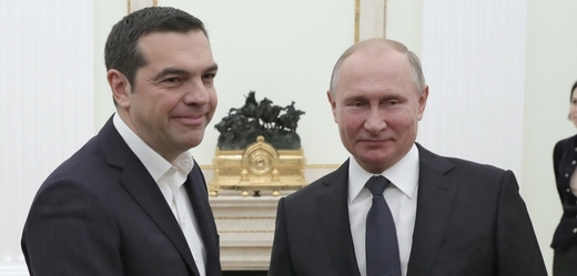 Řecký premiér Alexis Tsipras (vlevo) a ruský prezident Vladimir Putin.