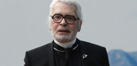 Umělecký ředitel módního domu Chanel Karl Lagerfeld.