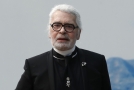 Umělecký ředitel módního domu Chanel Karl Lagerfeld.