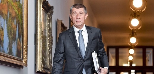 Andrej Babiš se rozhodnutí brání.