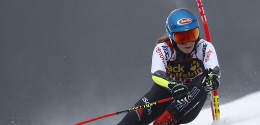 Americká favoritka Mikaela Shiffrinová po prvním kole suverénně vede slalom Světového poháru v Mariboru.