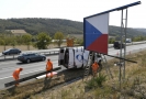 Proces odstraňovaní bilboardů z okrajů silnic jde velice pomalu. 