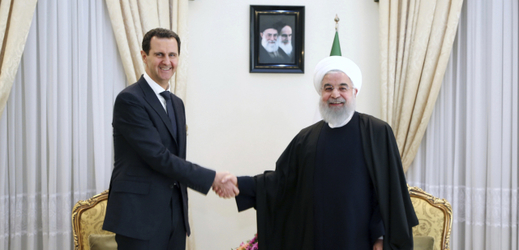 Syrský prezident Asad (vlevo) a jeho Íránský protějšek Rúhání.