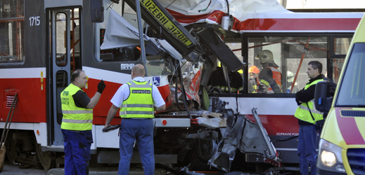 V centru Brna se 1. dubna 2019 srazil trolejbus s tramvají.