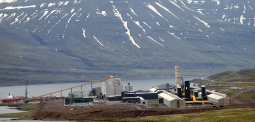 Alchymisté na Islandu mění oxid uhličitý ve skálu.