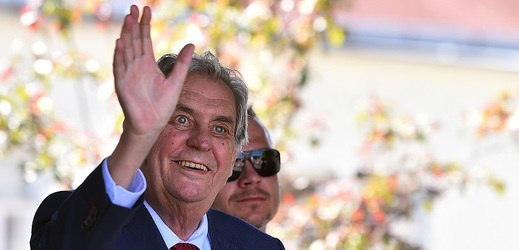 Miloš Zeman krátce okomentoval situaci na ministerstvu kultury.