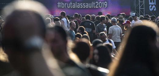 Na Brutal Assault přijelo do Jaroměře až 23 tisíc lidí.