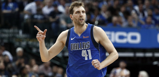 Německý basketbalista Dirk Nowitzki před rokem ukončil profesionální kariéru.