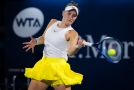 Markéta Vondroušová má nyní těžkou hlavu s učením.