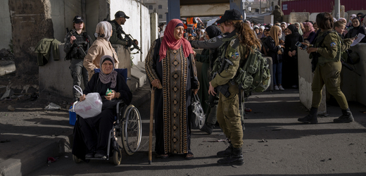 Při střetech s policií bylo v Jeruzalémě zraněno nejméně 42 Palestinců.