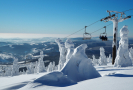 Horský resort Rokytnice nad Jizerou láká na alpské lyžování na jedné z nejdelších tuzemských sjezdovek