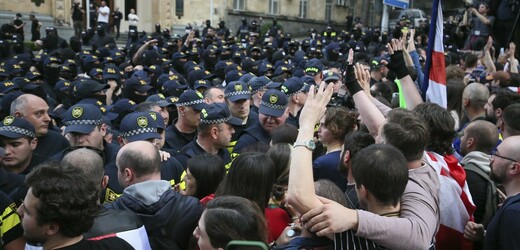 Gruzínský parlament přehlasoval prezidentské veto zákona o zahraničním vlivu