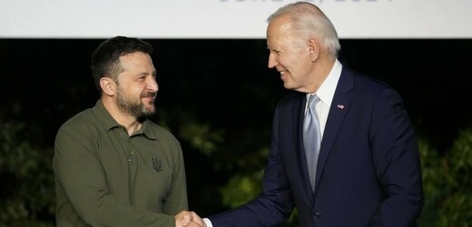 Zelenskyj a Biden podepsali desetiletou bezpečnostní dohodu mezi Ukrajinou a USA