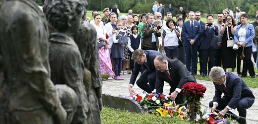 Lidé si dnes v Lidicích pietní vzpomínkou připomněli 82. výročí vyhlazení obce nacisty