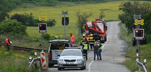 V Málkově na Chomutovsku se ráno střetl vlak s osobním autem, řidič nadýchal 3,33 promile