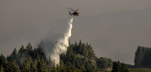 Chaotické počasí sužuje USA od veder, přes prudké deště až po sníh