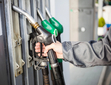 Ceny pohonných hmot v Česku poprvé po měsíci klesly