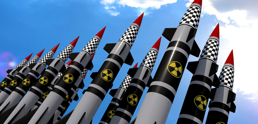 Írán může do dvou týdnů zahájit výrobu štěpného materiálu pro jadernou zbraň, varuje USA