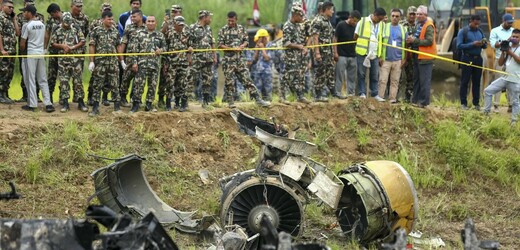 Při nehodě malého letadla v Nepálu zahynulo 18 lidí, přežil pouze pilot