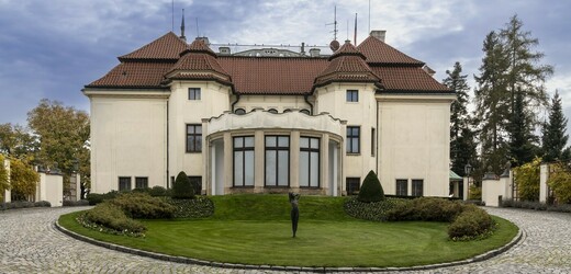 Lidé si mohou dnes prohlédnout Kramářovu vilu v Praze, v letošním roce se jedná o poslední možnost
