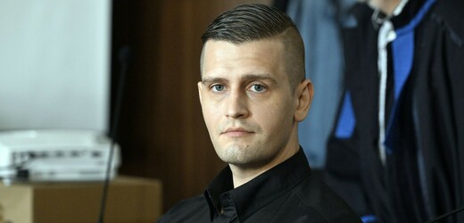 Státní zástupce žádá pro českého vojáka deset let za rabování na Ukrajině