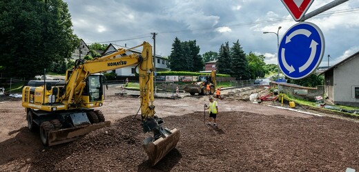 ČSÚ: Průmysl a stavebnictví v červnu dál meziročně klesly, obchod zůstal v plusu