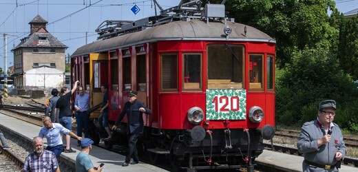 Na trať z Tábora do Bechyně se vrátí Elinka, nejstarší železniční vůz v ČR