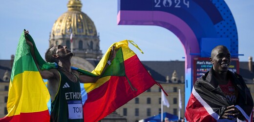 Maraton na hrách v Paříži vyhrál Tola z Etiopie v olympijském rekordu