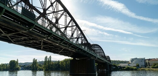 Radní: Konstrukce mostu na Výtoni by se měla přesunout k modřanskému jezu