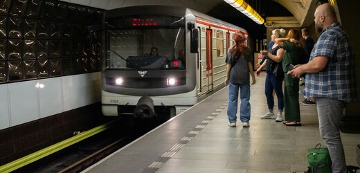 Metro na lince B krátce nejezdilo kvůli cestujícímu s epileptickým záchvatem