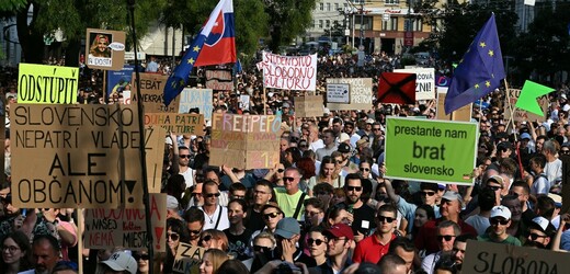 Na 18.000 lidí přišlo podle organizátorů na protivládní protest v Bratislavě