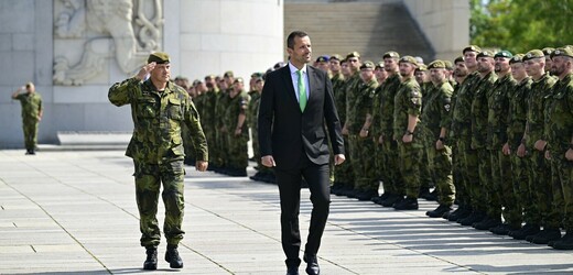 Přes 450 vojáků převzalo na Vítkově ocenění za službu v misi NATO na Slovensku